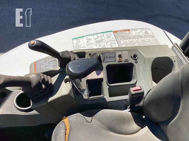 2015-bobcat-e32-image-28