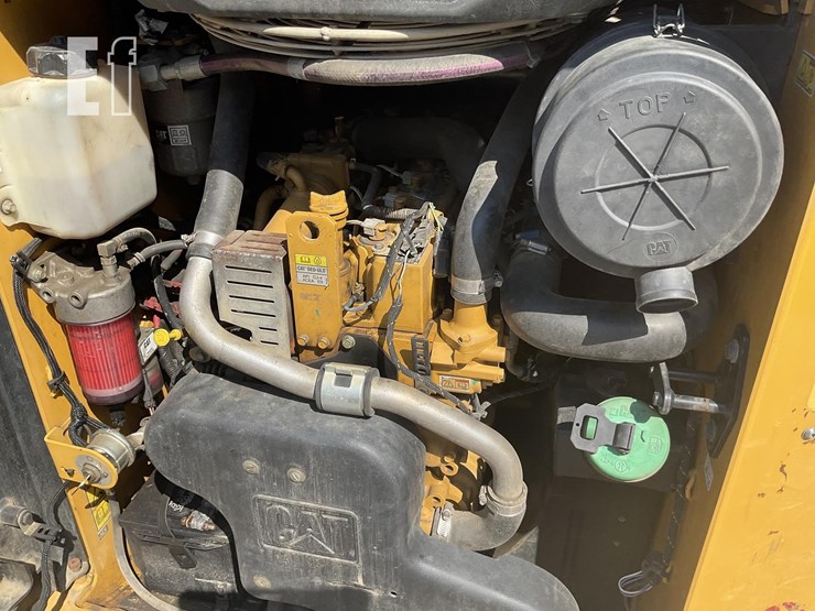 2016-caterpillar-259d-image-14