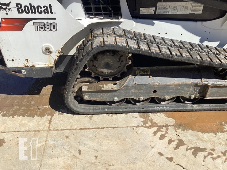 2020-bobcat-t590-image-23