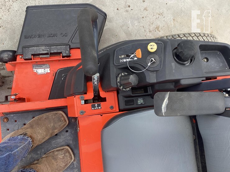 2018-kubota-z122e-image-14