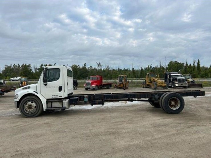 2006-freightliner-business-class-m2-106-image-6
