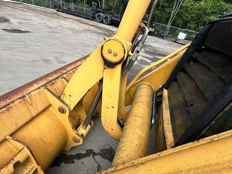 2006-caterpillar-416d-image-22