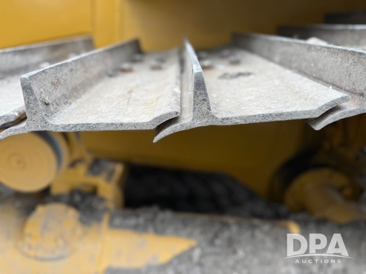2019-caterpillar-d6t-image-18