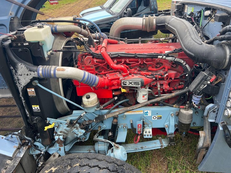 2019-peterbilt-389-image-21