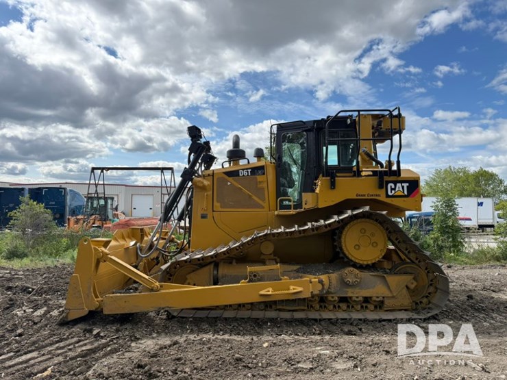 2019-caterpillar-d6t-image-5