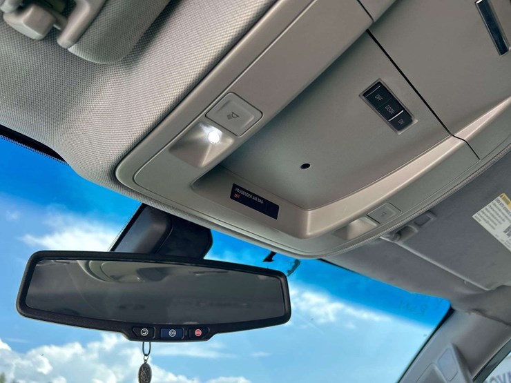 2016-chevrolet-tahoe-image-19