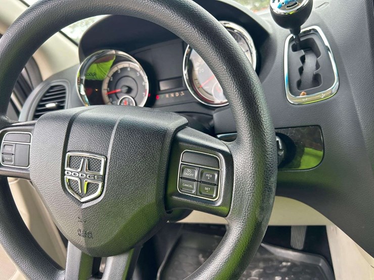 2016-dodge-caravan-image-15