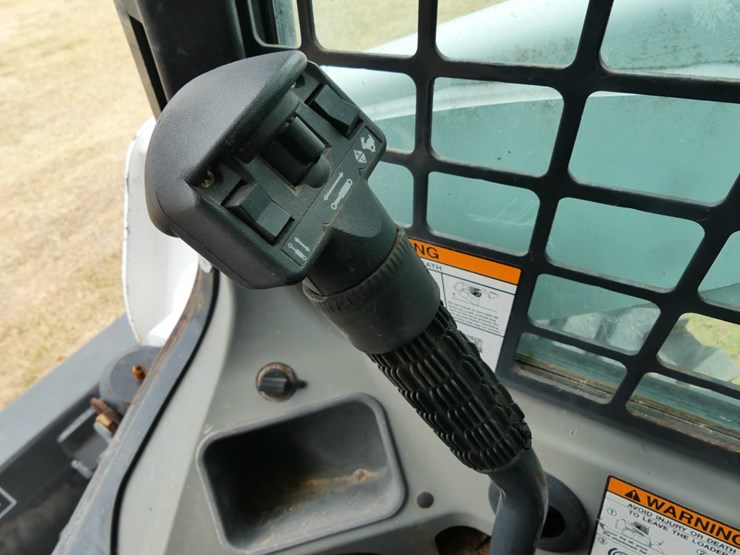 2021-bobcat-s740-image-13