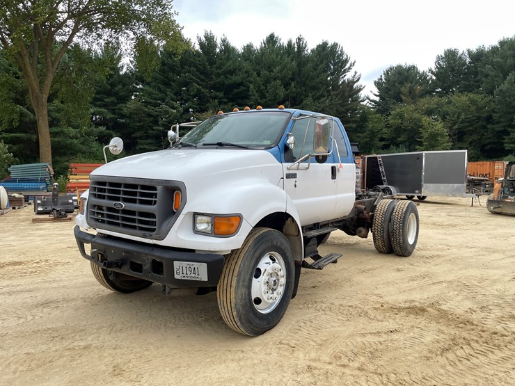 2001-ford-f750-image-1
