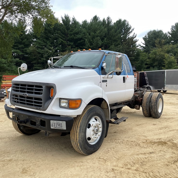 2001 FORD F750