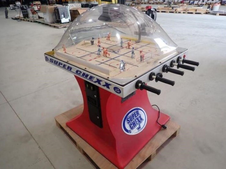 super-chexx-table-top-hockey-game-image-3