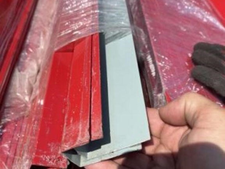 unused-corrugated-steel-panel-trim-&-screws-bundle-image-2