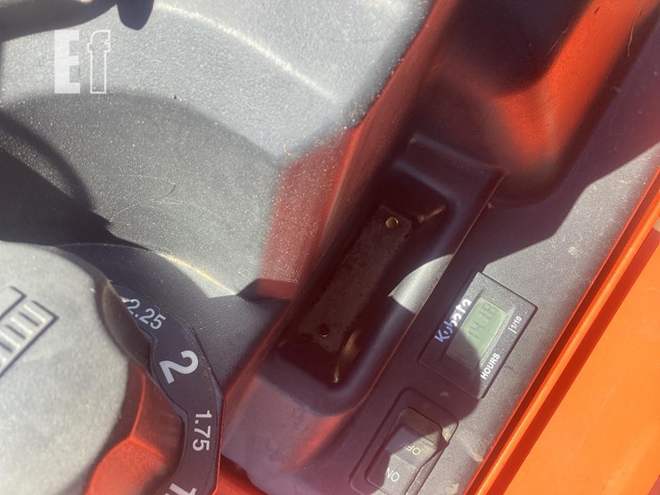 2019-kubota-z121s-image-20