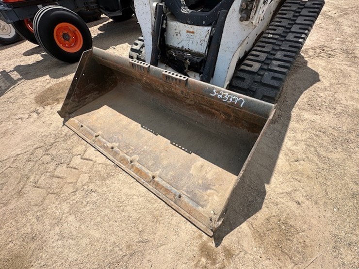 2016-bobcat-t740-image-19