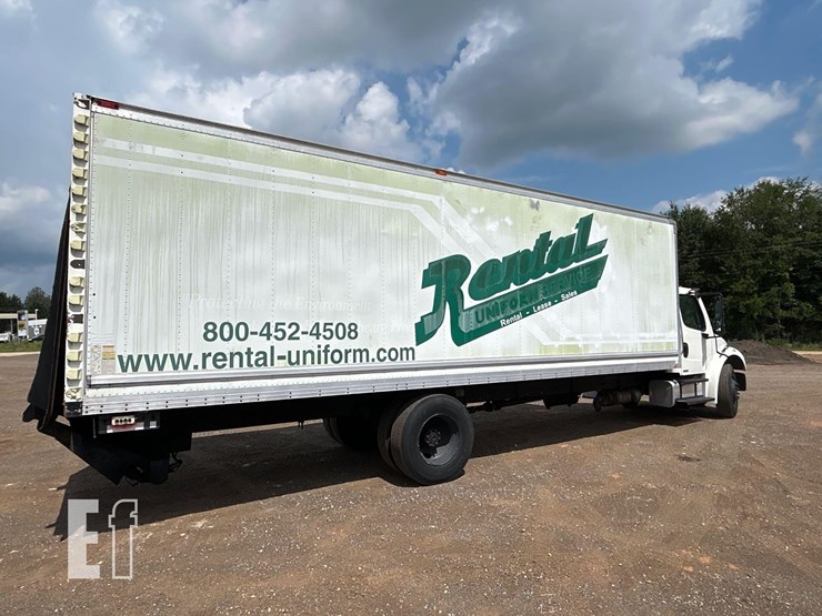 2005-freightliner-business-class-m2-106-image-3