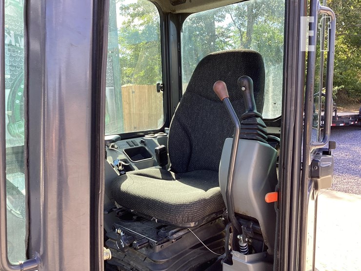 2015-bobcat-e32-image-31
