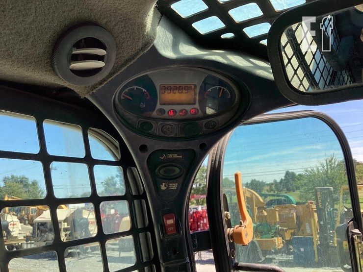 2013-bobcat-t770-image-25
