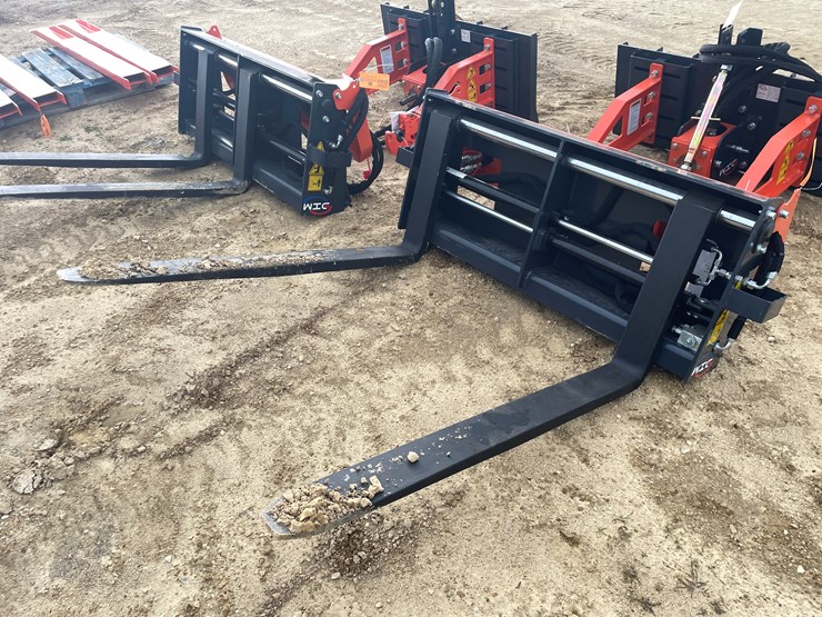 #2729-•-new-wig-hydraulic-adjustable-pallet-forks-image-1