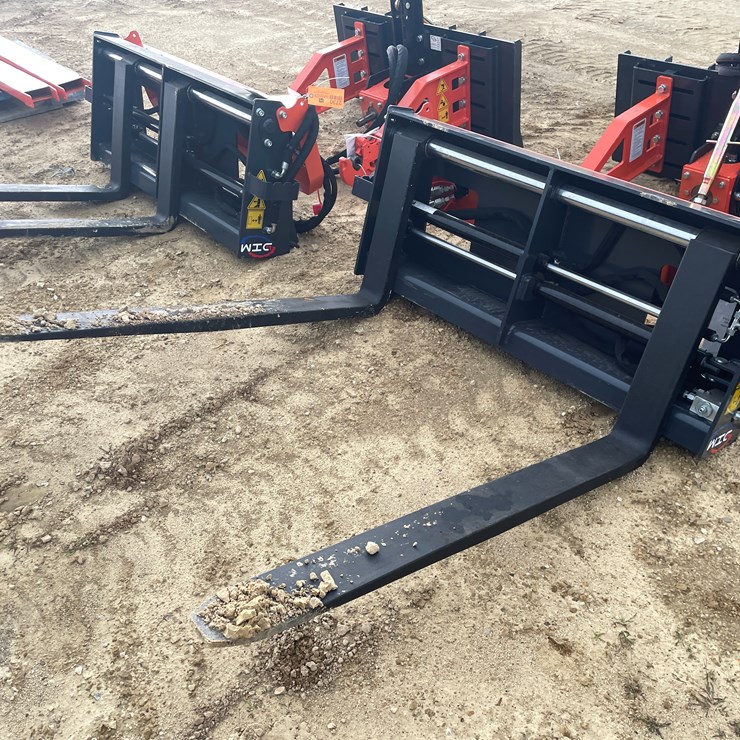 #2729 • New WIG Hydraulic Adjustable Pallet Forks