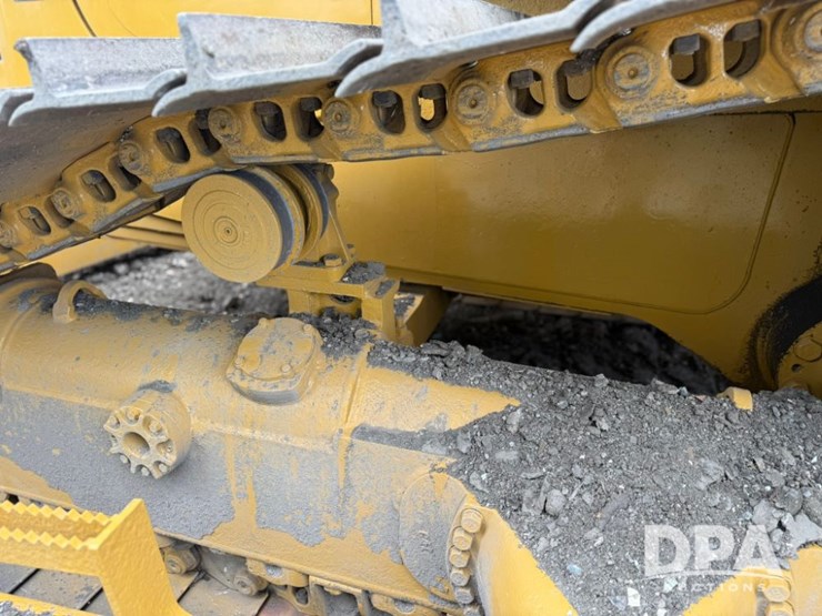2019-caterpillar-d6t-image-17