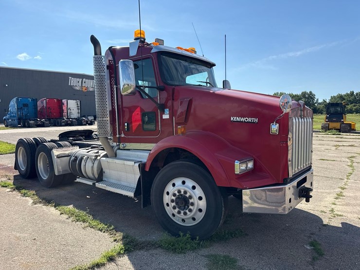 2013-kenworth-t800-image-6