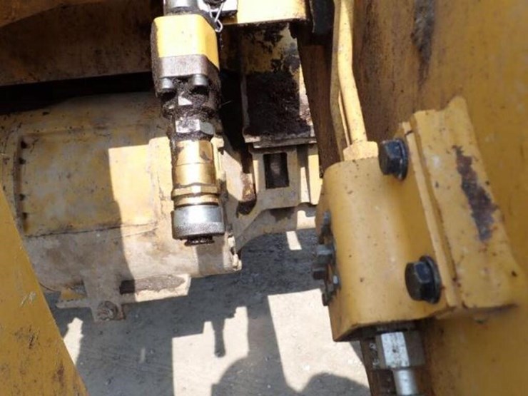 2014-caterpillar-950k-image-69