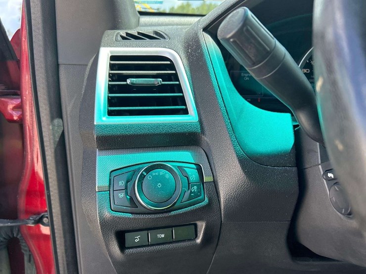 2014-ford-explorer-image-15