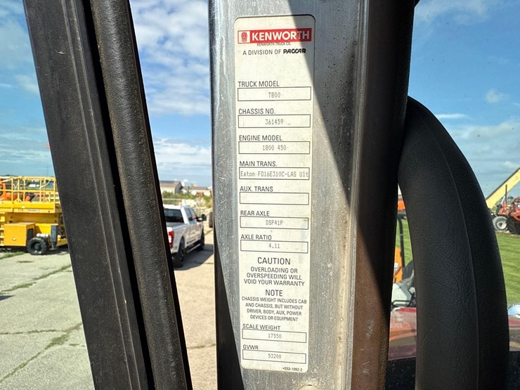 2013-kenworth-t800-image-22