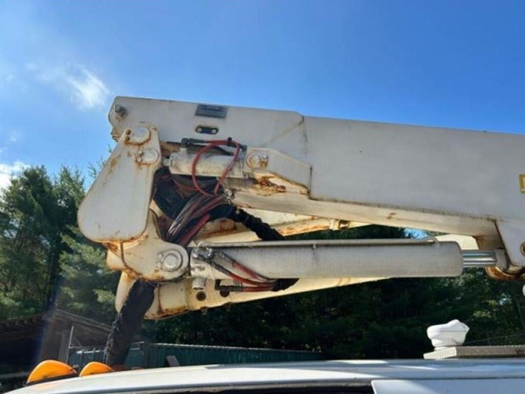2011-ford-f550-xl-image-27