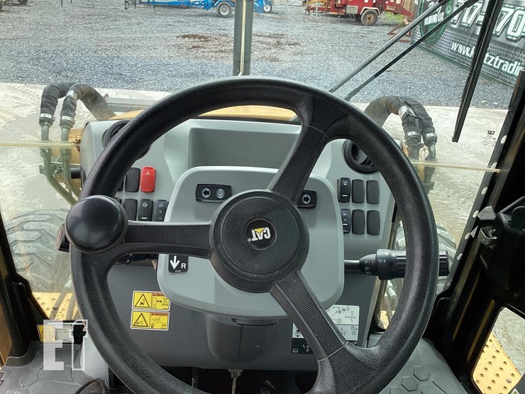 2019-caterpillar-440-image-15