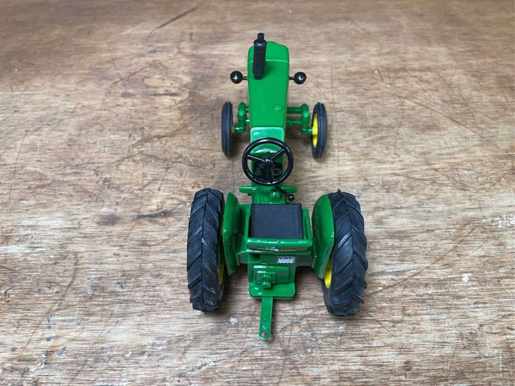 john-deere-330-image-6