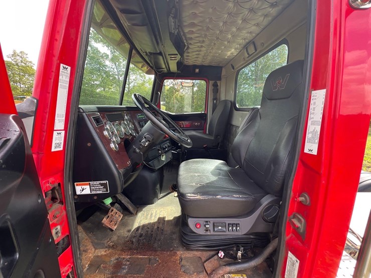 2017-western-star-4700sf-image-19