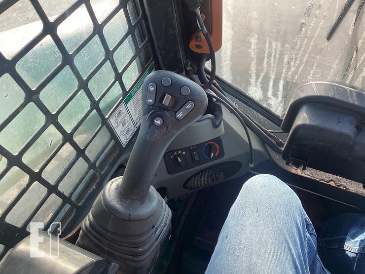 2015-bobcat-t590-image-20