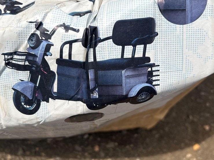 2025-irgc40-3-wheeled-mini-golf-cart-image-1