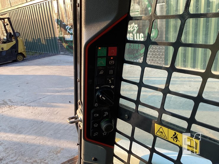 2022-bobcat-t66-image-26