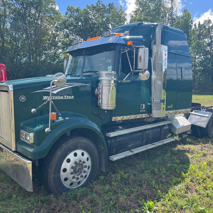 2016 WESTERN STAR 4900SF