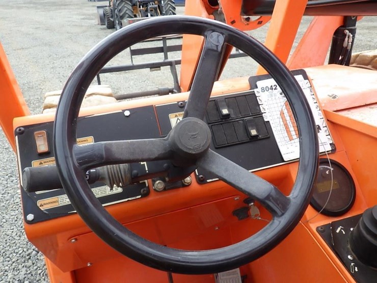 2014-jlg-8042-image-21