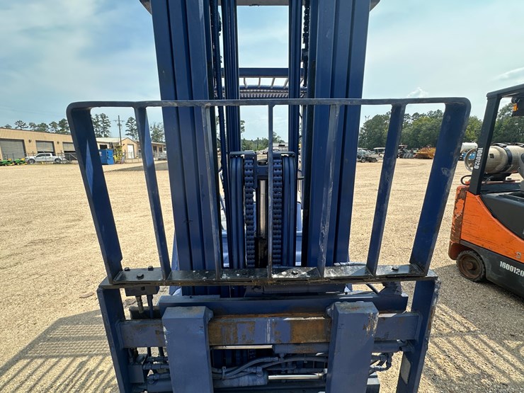 #2077-•-komatsu-fg305t11,-forklift-image-23