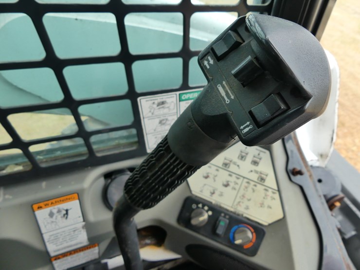 2021-bobcat-s740-image-14