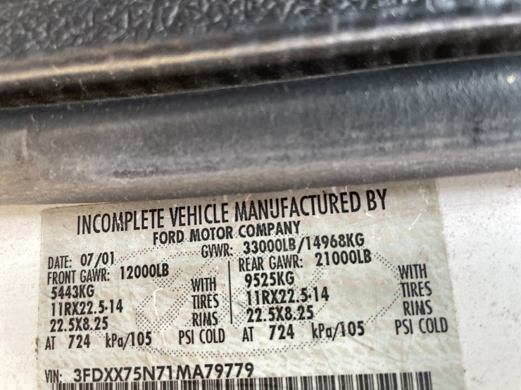 2001-ford-f750-image-112