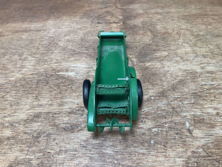 john-deere-16-image-5