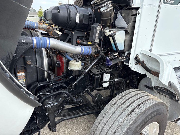 2015-kenworth-t400-image-23