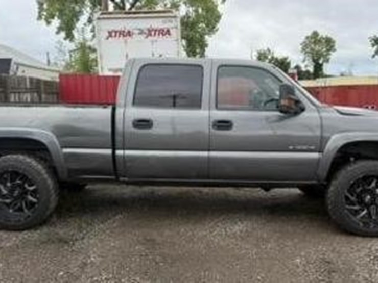 2002-chevrolet-silverado-image-2