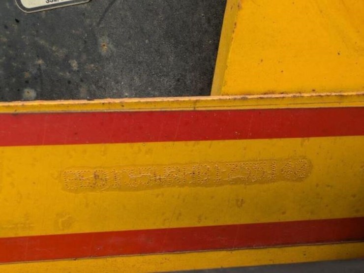 2012-jcb-135-image-9