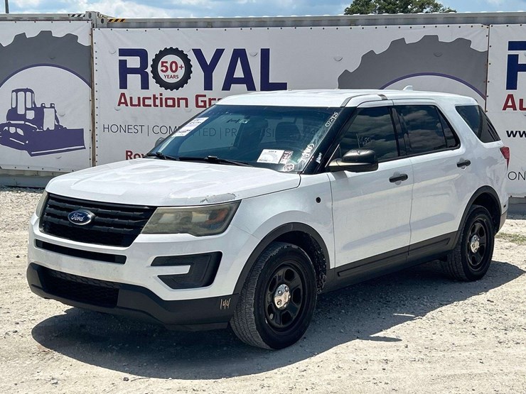 2016-ford-explorer-image-1