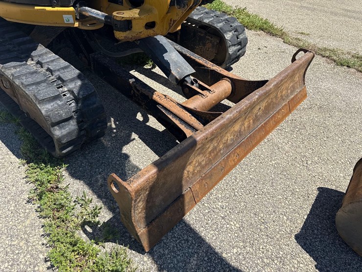 2022-caterpillar-303.5-image-11
