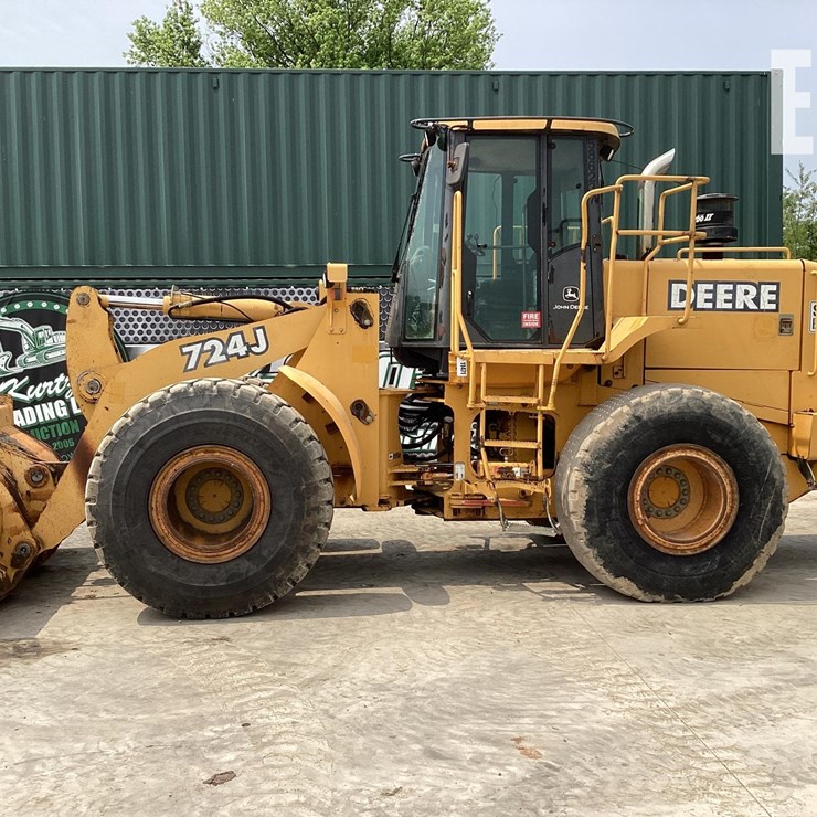 2002 DEERE 724J