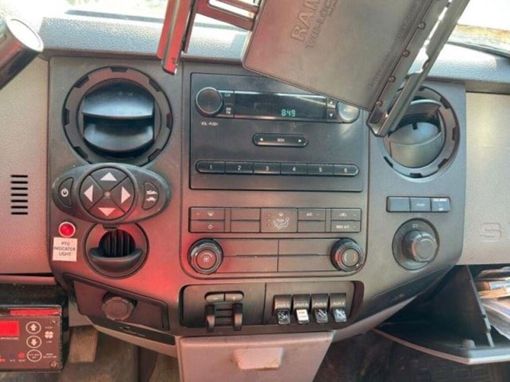 2011-ford-f550-xl-image-14