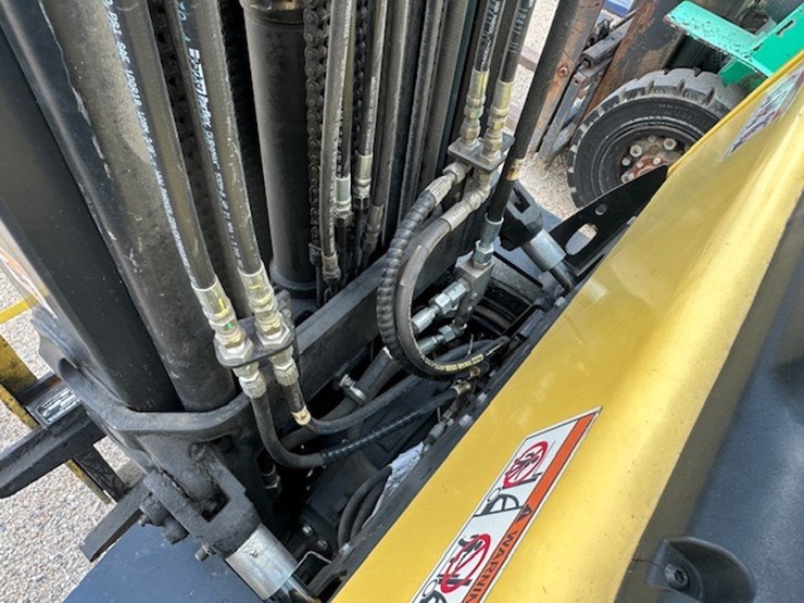 #2083-•-2019-hyster-50-port-forklift-image-23