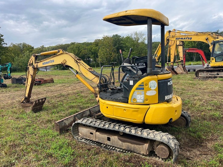 komatsu-pc35mr-2-image-6